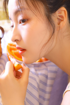 《漂亮的女邻居5》HD
